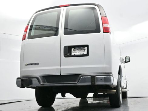 Used 2022 Chevrolet Express 2500 w/ Driver Convenience Package image 41