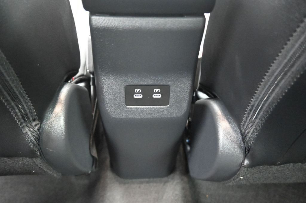 Used 2026 Nissan Kicks SR FWD image 47