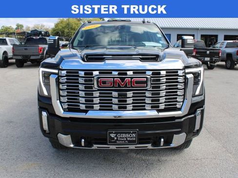 Used 2025 GMC Sierra 3500 Denali w/ Denali Reserve Package image 2