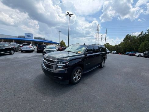 Used 2017 Chevrolet Suburban LT AWD/4WD image 10