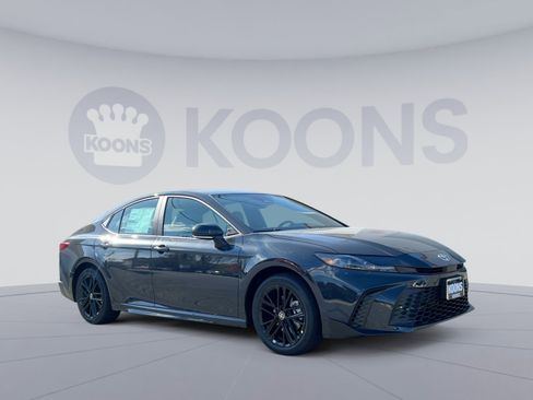 New 2026 Toyota Camry SE image 10