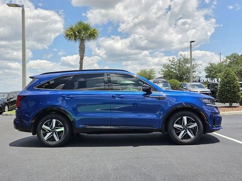 Used 2023 Kia Sorento EX w/ Panoramic Sunroof Package FWD image 7