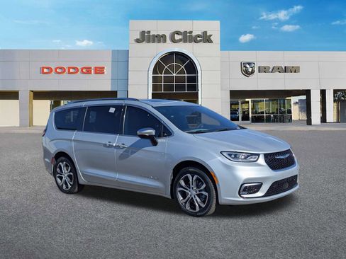 New 2026 Chrysler Pacifica Pinnacle image 1