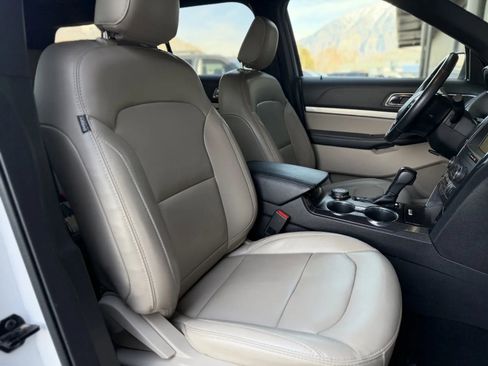 Used 2019 Ford Explorer XLT w/ Equipment Group 202A image 21