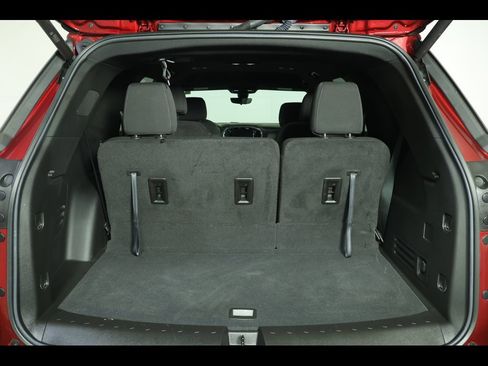 Used 2023 Chevrolet Traverse LT image 19