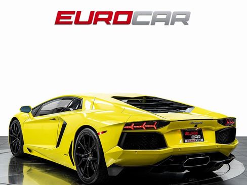 Used 2015 Lamborghini Aventador LP 700-4 AWD/4WD image 3