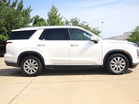 Used 2024 Hyundai Palisade SEL FWD image 3