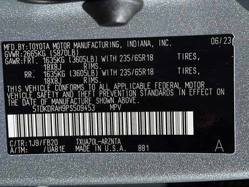 Used 2023 Toyota Highlander LE FWD image 24