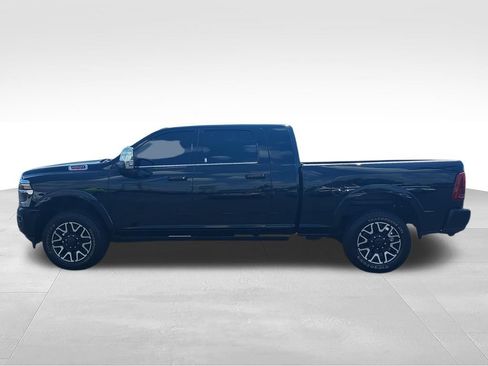 Used 2025 RAM 2500 Limited AWD/4WD image 5