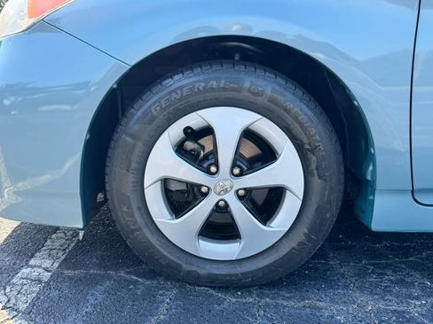 Used 2014 Toyota Prius Three FWD image 2
