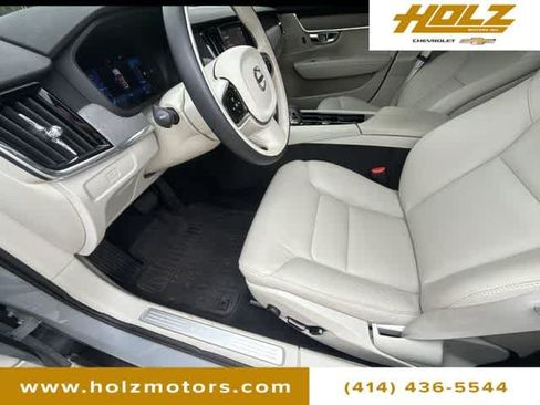 Used 2025 Volvo V90 B6 Cross Country Plus w/ Protection Package Premier AWD/4WD image 35