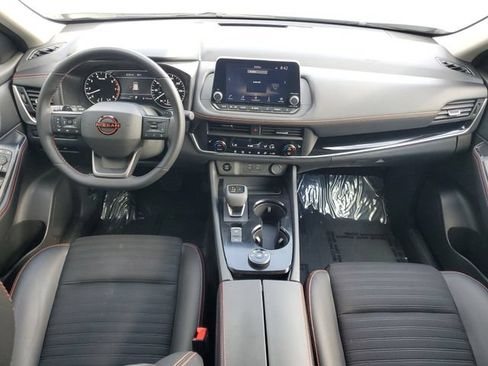 Used 2025 Nissan Rogue SV AWD/4WD image 12