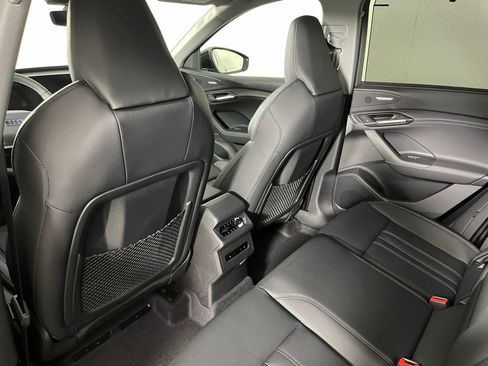 New 2025 Audi Q6 e-tron Premium Plus image 24