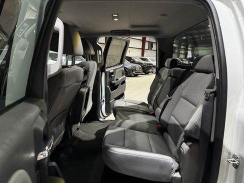 Used 2018 Chevrolet Silverado 1500 Custom w/ Custom Value Package image 17