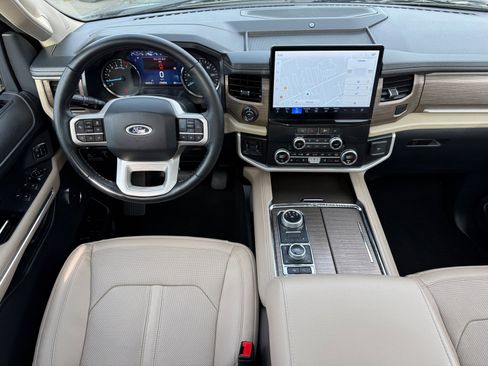 Used 2023 Ford Expedition Limited image 22