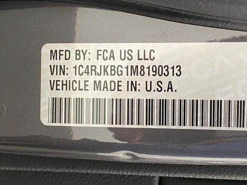 Used 2021 Jeep Grand Cherokee L Limited AWD/4WD image 30