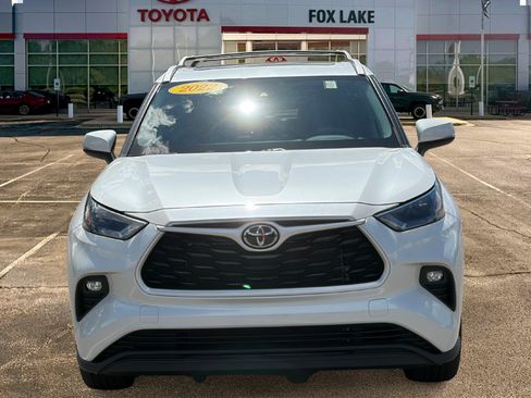 Used 2022 Toyota Highlander XLE AWD/4WD image 8
