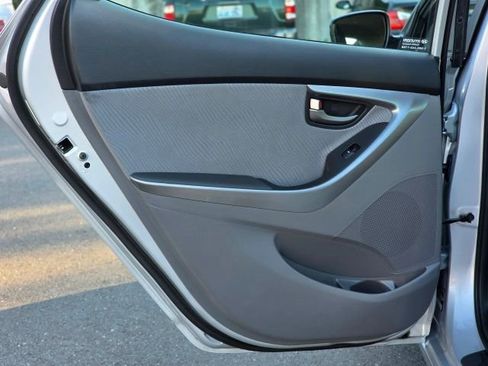 Used 2013 Hyundai Elantra GLS w/ Preferred Pkg image 30