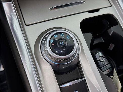 Used 2020 Ford Explorer XLT w/ Equipment Group 202A image 16