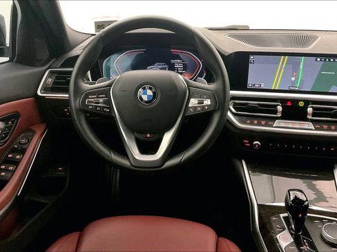 Used 2022 BMW 330i xDrive Sedan w/ Premium Package image 4