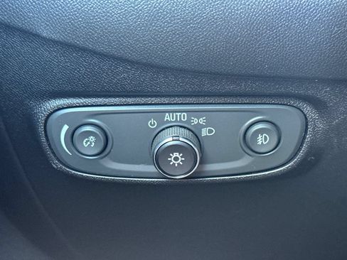 Used 2019 Chevrolet Equinox Premier FWD image 39