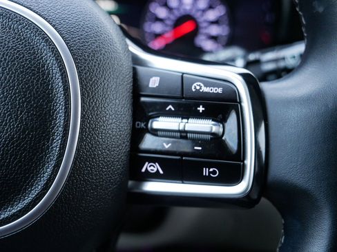 Certified 2022 Kia Sorento S w/ Panoramic Sunroof Package image 29