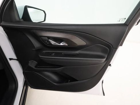 Used 2023 GMC Terrain SLT image 24