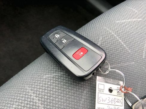 Used 2025 Toyota RAV4 XLE image 14