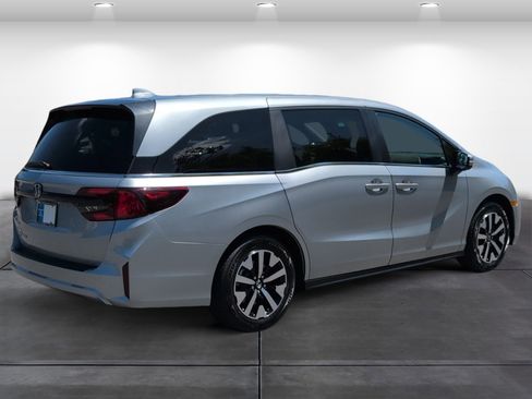 Certified 2025 Honda Odyssey EX-L image 5