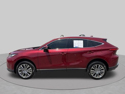 Used 2022 Toyota Venza XLE AWD/4WD image 4