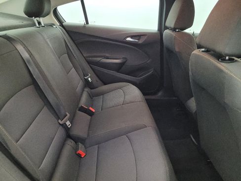 Used 2018 Chevrolet Cruze LS image 19