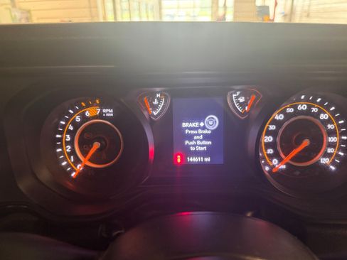 Used 2024 Jeep Wrangler Unlimited Sport AWD/4WD image 16