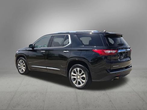 Used 2019 Chevrolet Traverse Premier w/ Driver Confidence II Package FWD image 4