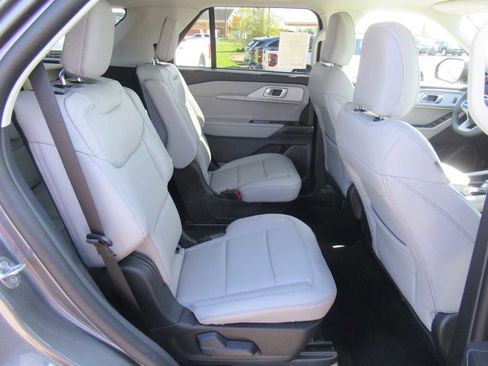 New 2026 Ford Explorer Active w/ Active Comfort Package image 18