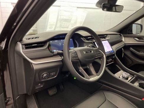 New 2025 Jeep Grand Cherokee Limited AWD/4WD image 15