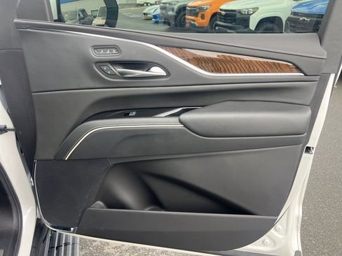 Used 2023 Cadillac Escalade Sport Platinum w/ LPO, ONYX Package image 39