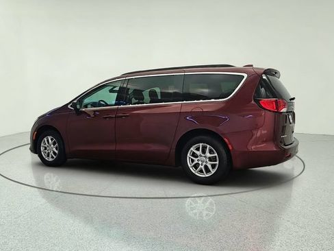 Used 2020 Chrysler Voyager LX w/ Cold Weather Group FWD image 4