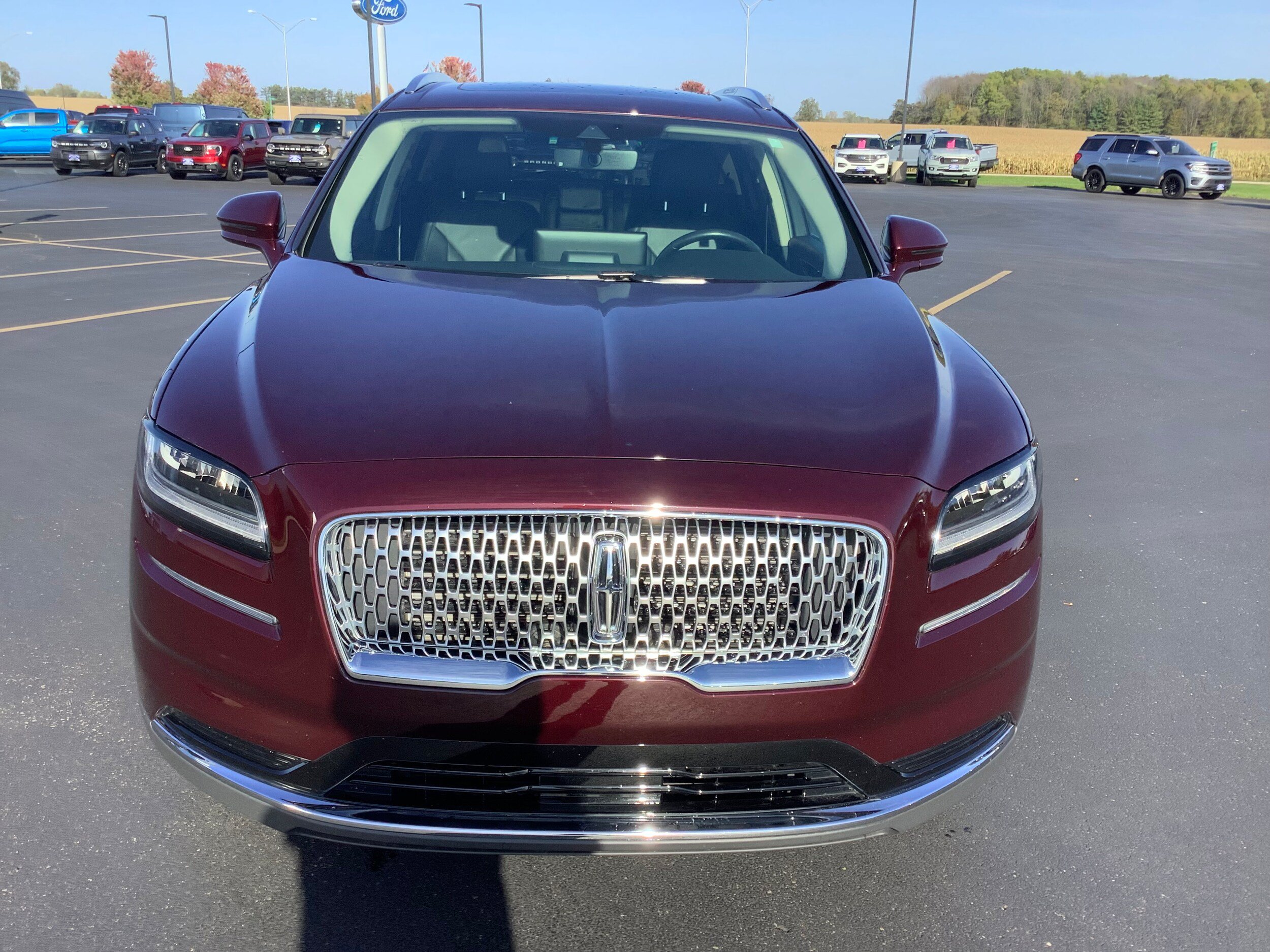 Used 2023 Lincoln Nautilus Reserve w/ Class II Trailer Tow Package AWD/4WD image 3