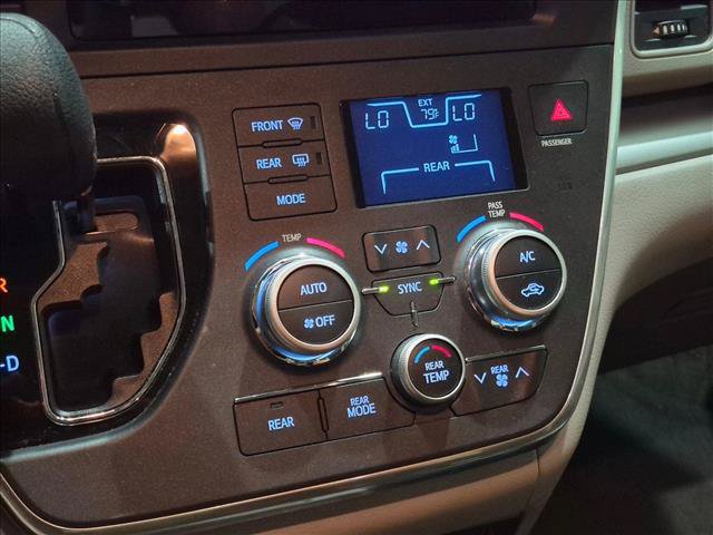 Used 2017 Toyota Sienna L FWD image 21