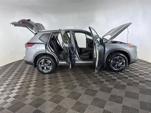 Certified 2024 Nissan Rogue SV w/ SV Premium Package AWD/4WD image 13