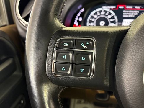 Used 2017 Jeep Wrangler Unlimited Rubicon w/ Connectivity Group AWD/4WD image 21