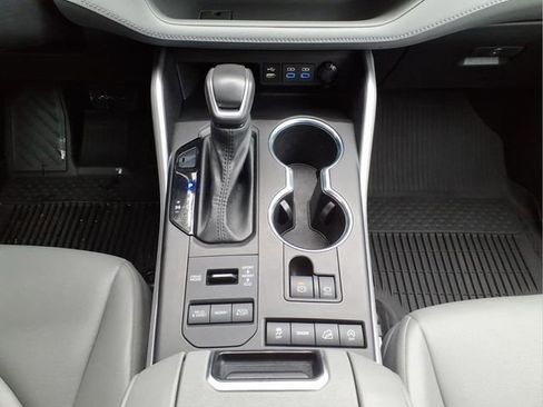 Used 2022 Toyota Highlander XLE image 21