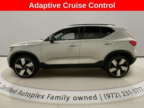 Used 2023 Volvo XC40 Recharge Ultimate AWD/4WD image 2