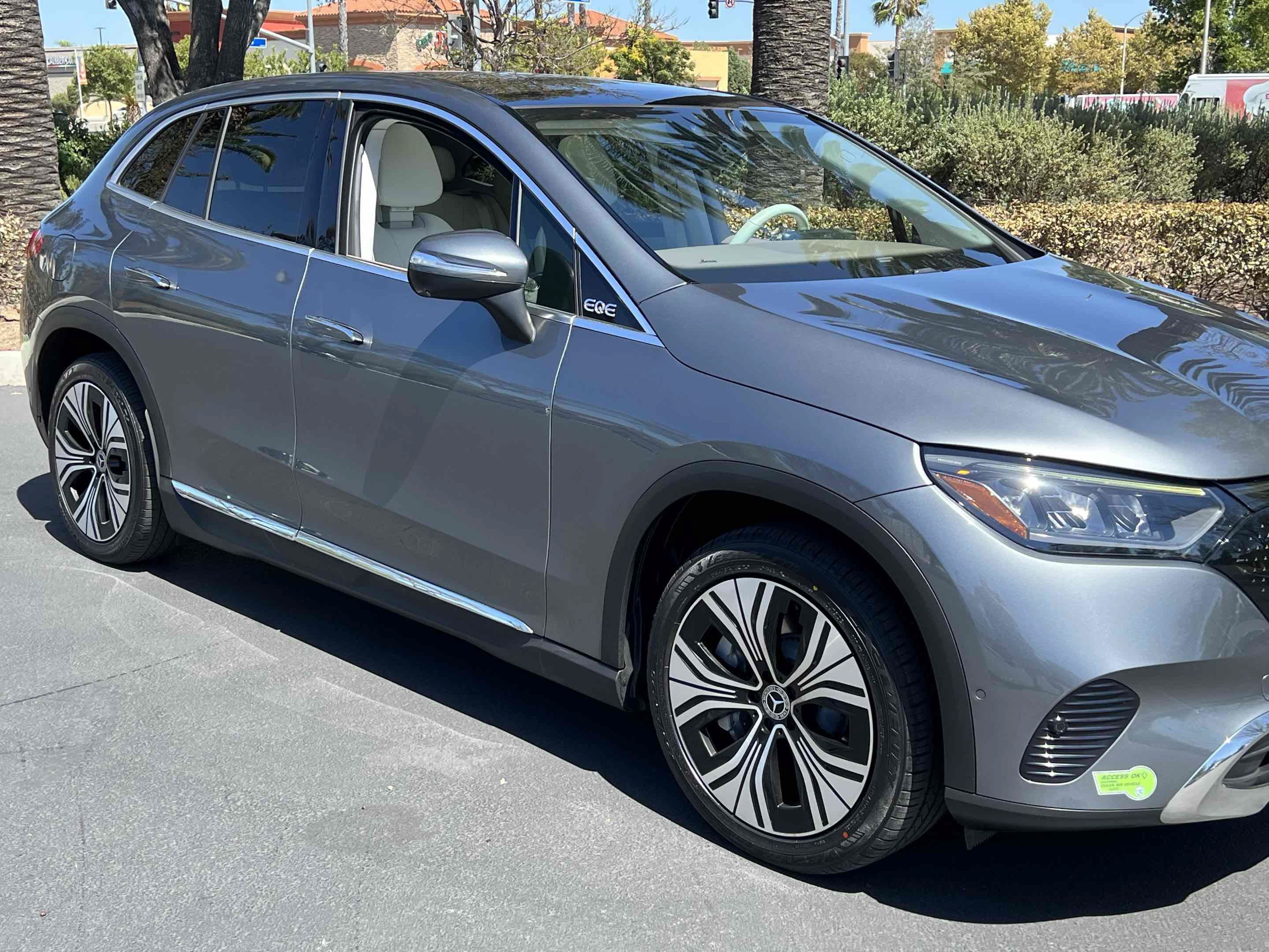 Used 2023 Mercedes-Benz EQE 350+ SUV w/ Exclusive Trim Package image 58
