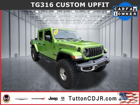 Used 2025 Jeep Gladiator Sport AWD/4WD image 1