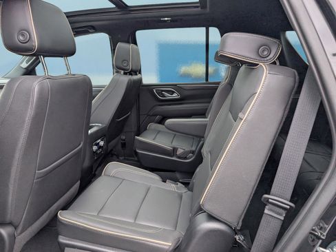 Certified 2023 GMC Yukon SLT w/ SLT Luxury Package image 15