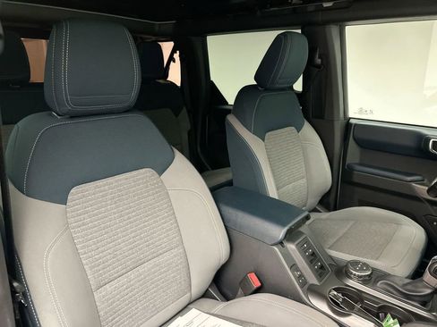 Used 2023 Ford Bronco Outer Banks image 6