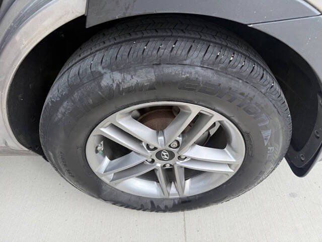 Used 2018 Hyundai Santa Fe Sport w/ Cargo Package FWD image 13