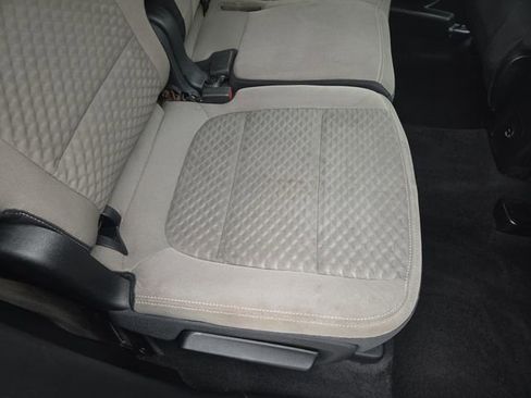 Used 2020 Ford Escape SE image 30