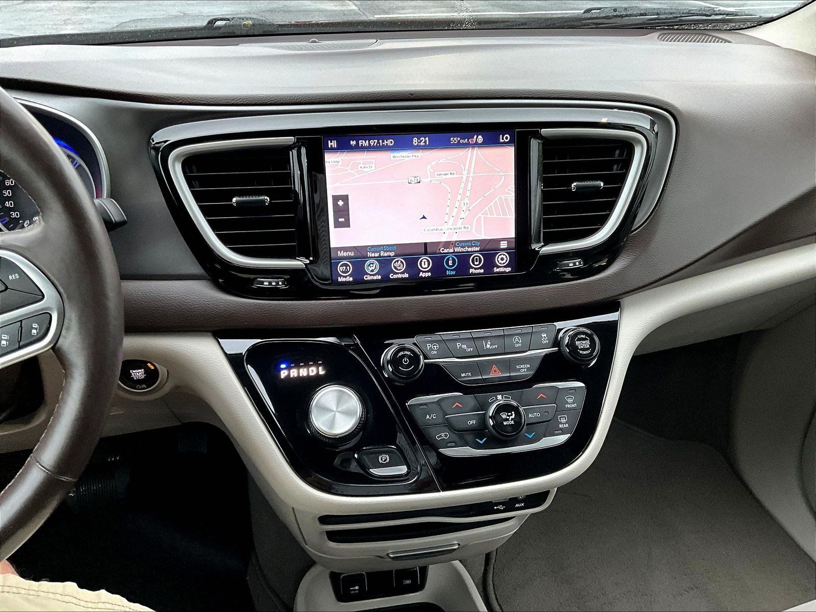 Used 2019 Chrysler Pacifica Touring Plus w/ Advanced Safetytec Group FWD image 14